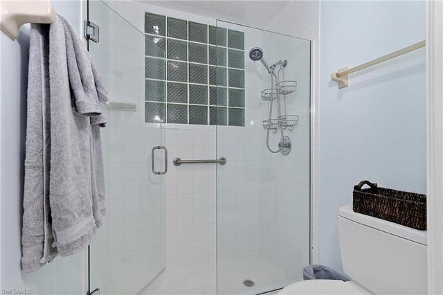 101 Fox Glen DR 6-4, Naples, FL 34104