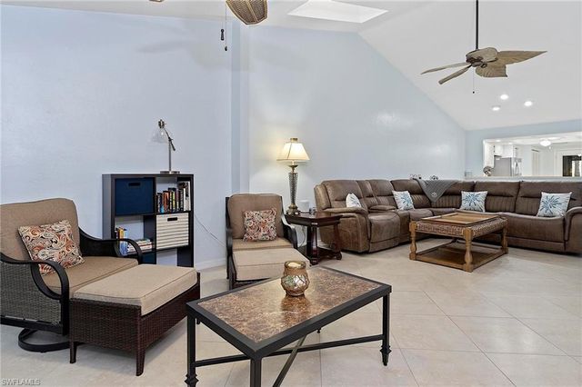 101 Fox Glen DR 6-4, Naples, FL 34104