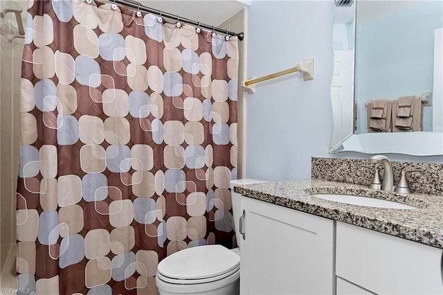 101 Fox Glen DR 6-4, Naples, FL 34104