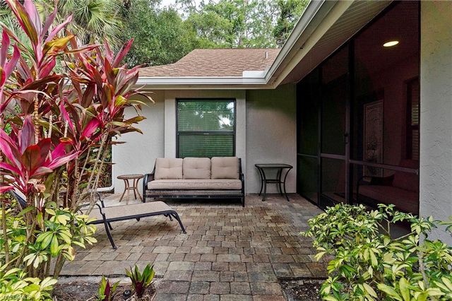 101 Fox Glen DR 6-4, Naples, FL 34104