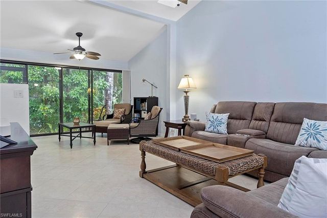 101 Fox Glen DR 6-4, Naples, FL 34104
