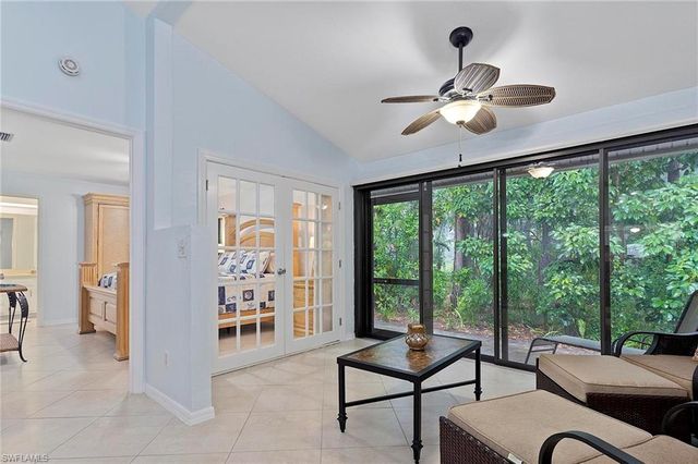 101 Fox Glen DR 6-4, Naples, FL 34104