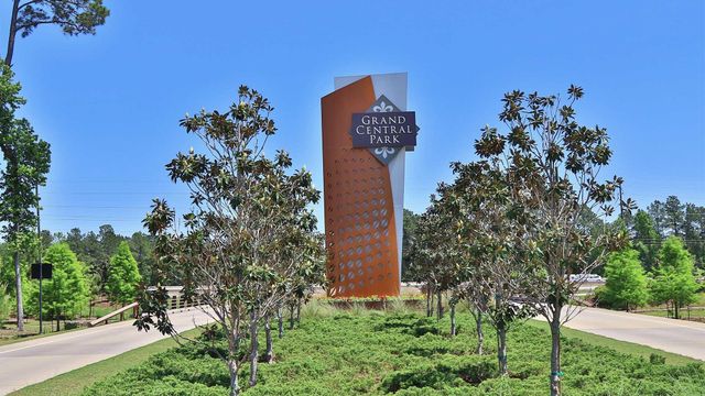 118 Sierra Stream Court, Conroe, TX 77304