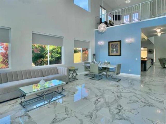 1830 Vista Way, El Cajon, CA 92019