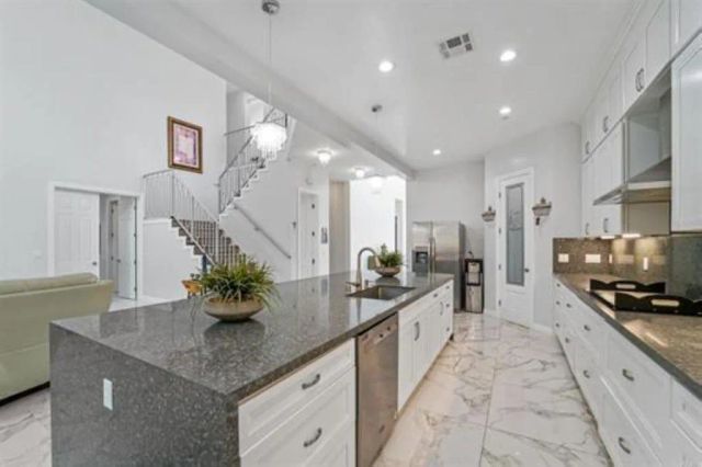 1830 Vista Way, El Cajon, CA 92019