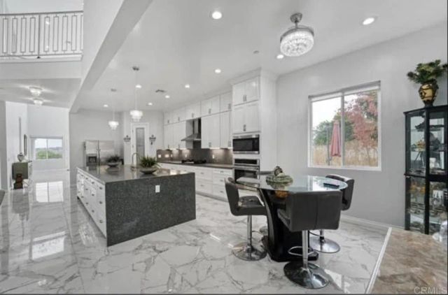 1830 Vista Way, El Cajon, CA 92019