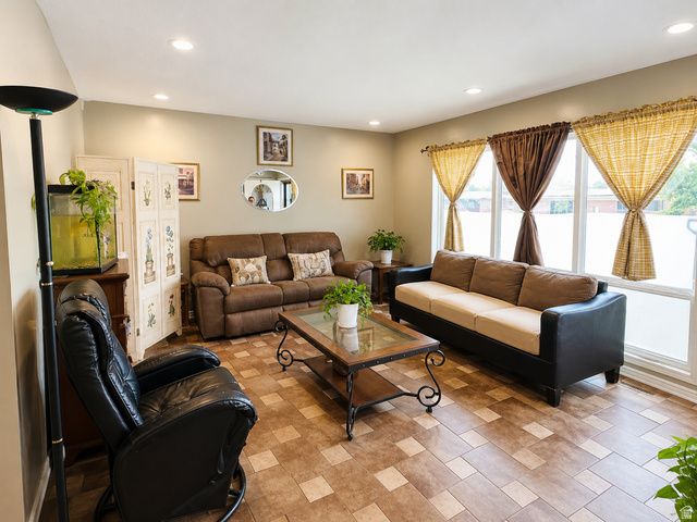 715 E LOCKWOOD DR., Ogden, UT 84404