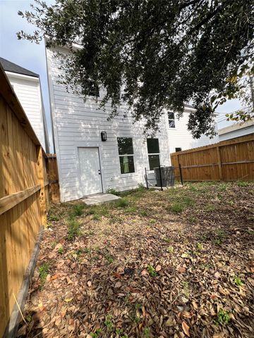 9332 Waller Street, Houston, TX 77012