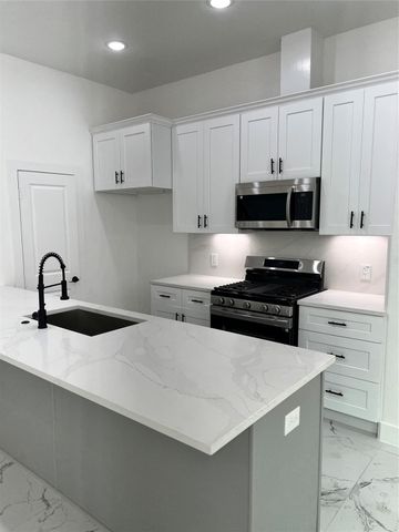 9332 Waller Street, Houston, TX 77012