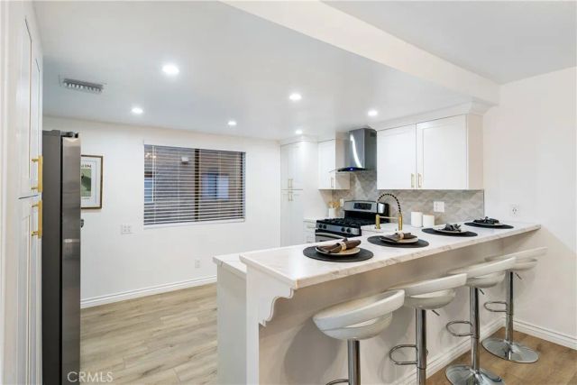 28156 Driver Avenue 5, Agoura Hills, CA 91301