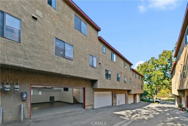 28156 Driver Avenue 5, Agoura Hills, CA 91301