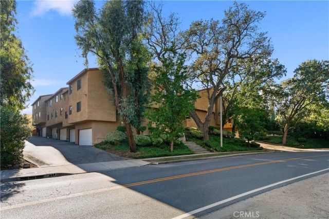 28156 Driver Avenue 5, Agoura Hills, CA 91301