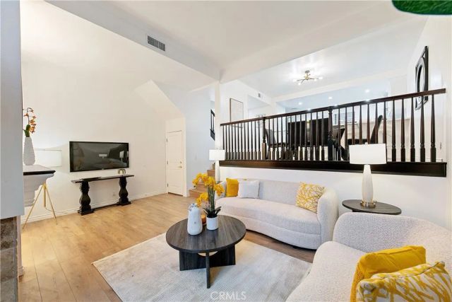 28156 Driver Avenue 5, Agoura Hills, CA 91301