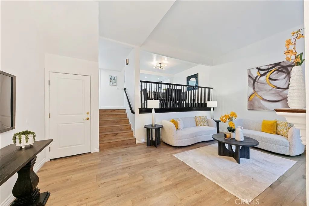 28156 Driver Avenue 5, Agoura Hills, CA 91301