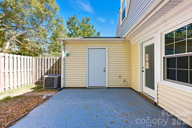 8005 Regent Park Lane, Charlotte, NC 28210