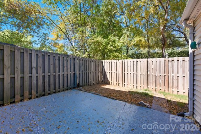 8005 Regent Park Lane, Charlotte, NC 28210