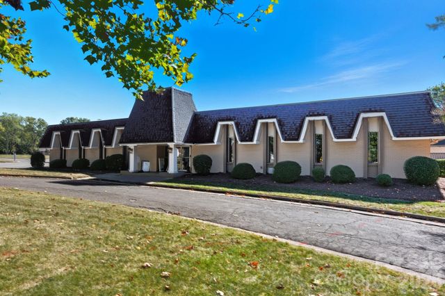 8005 Regent Park Lane, Charlotte, NC 28210