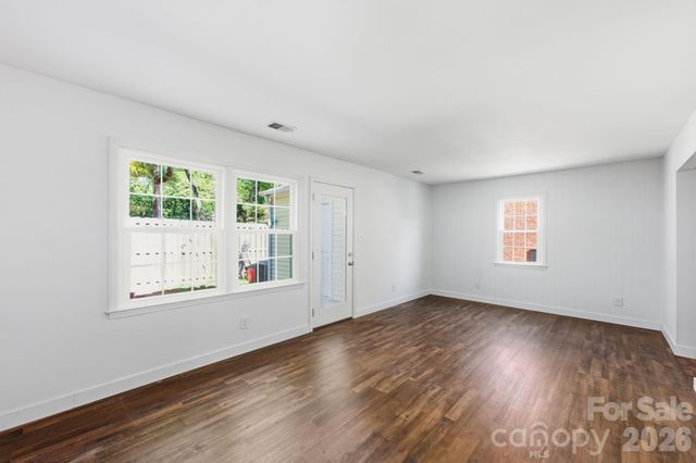 8005 Regent Park Lane, Charlotte, NC 28210