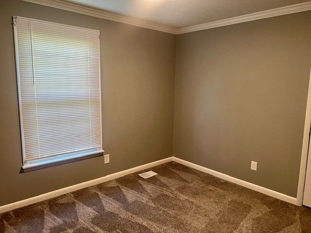 5 Hilltop Rd, Fayetteville, TN 37334