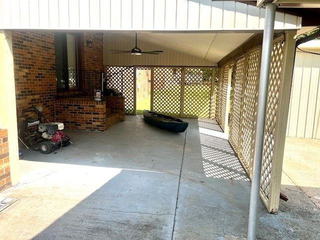 5 Hilltop Rd, Fayetteville, TN 37334