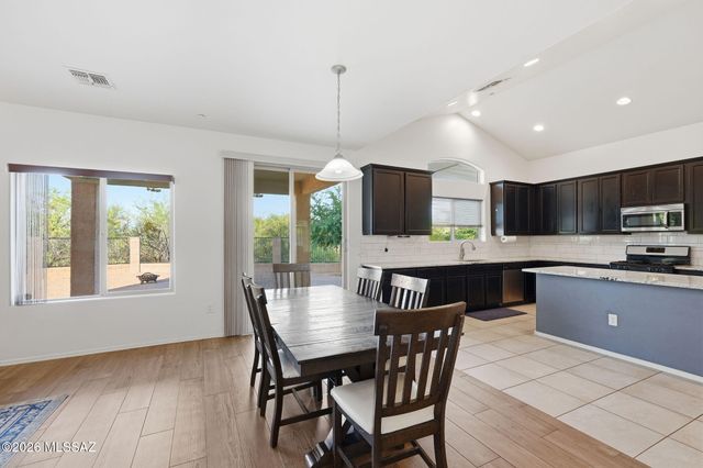 6129 S Eagles Roost Drive, Tucson, AZ 85757