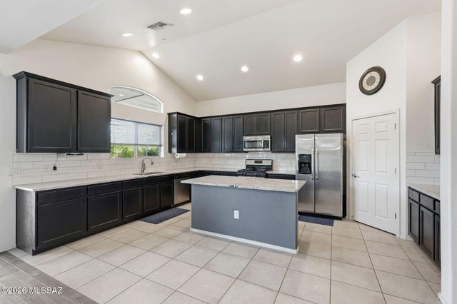 6129 S Eagles Roost Drive, Tucson, AZ 85757