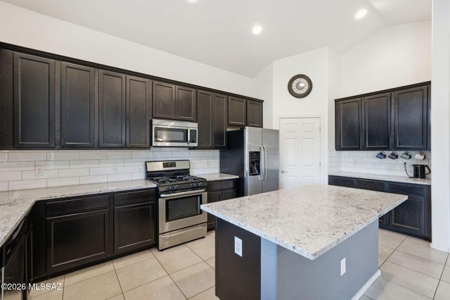 6129 S Eagles Roost Drive, Tucson, AZ 85757
