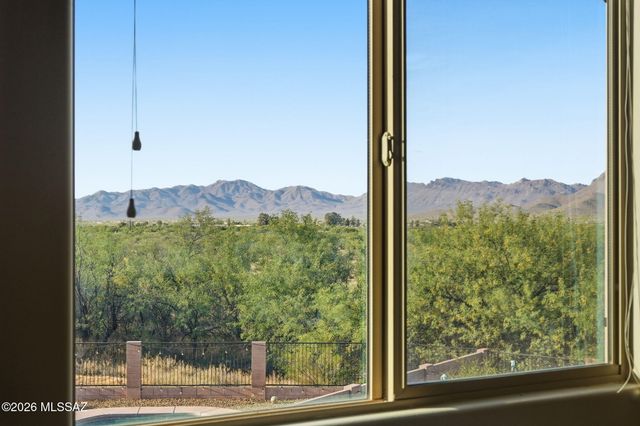 6129 S Eagles Roost Drive, Tucson, AZ 85757