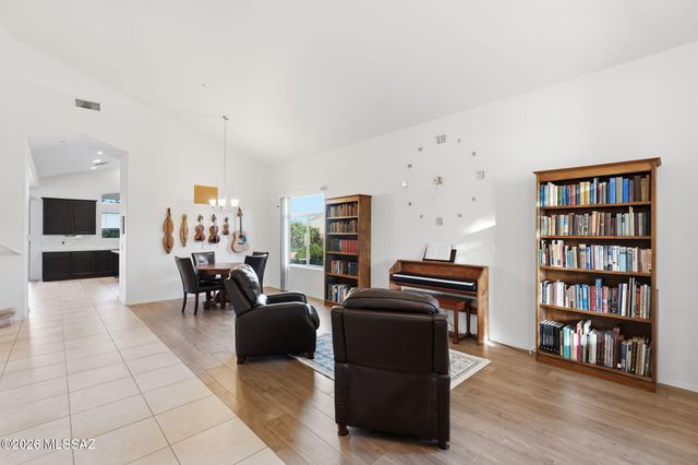 6129 S Eagles Roost Drive, Tucson, AZ 85757