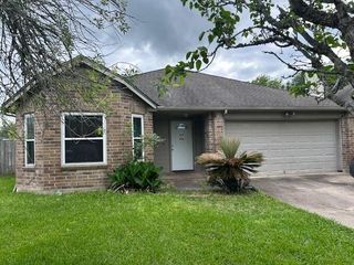 5010 Chase Stone Drive, Bacliff, TX 77518