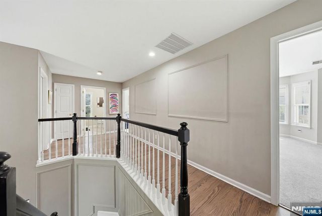 1 Rock Ledge, Oakland, NJ 07436