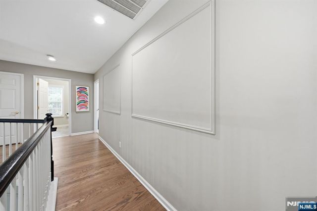 1 Rock Ledge, Oakland, NJ 07436