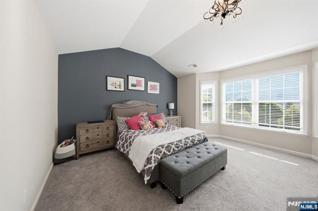 1 Rock Ledge, Oakland, NJ 07436