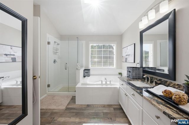 1 Rock Ledge, Oakland, NJ 07436