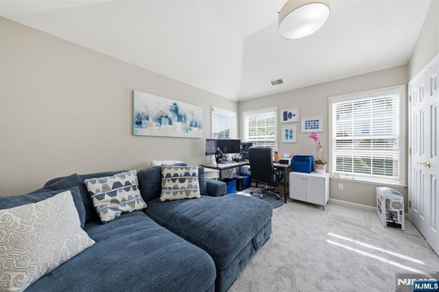 1 Rock Ledge, Oakland, NJ 07436