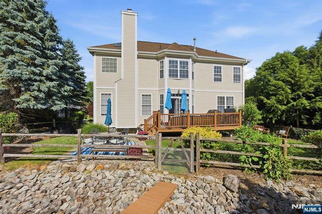 1 Rock Ledge, Oakland, NJ 07436