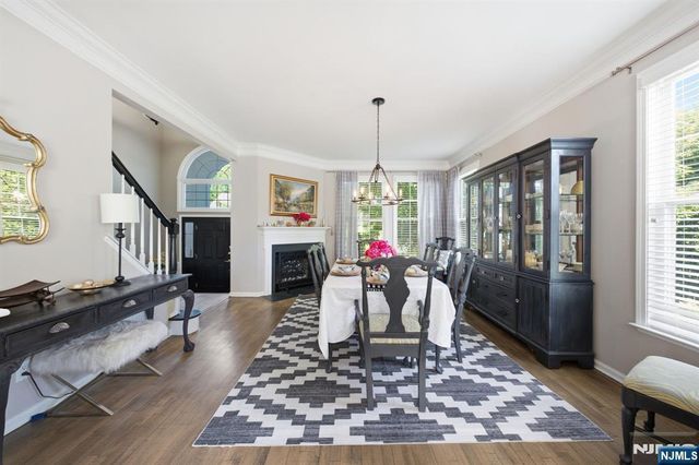 1 Rock Ledge, Oakland, NJ 07436