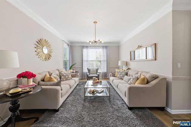 1 Rock Ledge, Oakland, NJ 07436