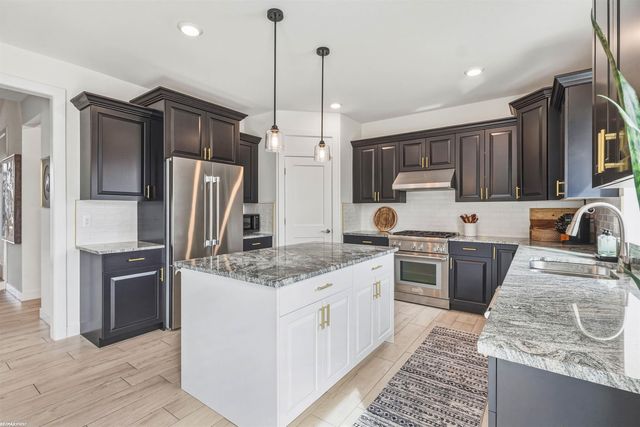 50170 Kapalua Drive, Macomb, MI 48042