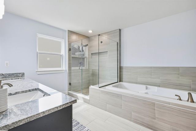 50170 Kapalua Drive, Macomb, MI 48042