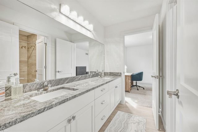 50170 Kapalua Drive, Macomb, MI 48042