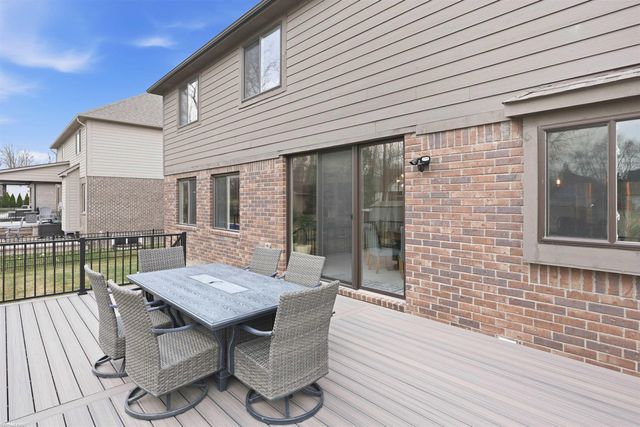 50170 Kapalua Drive, Macomb, MI 48042