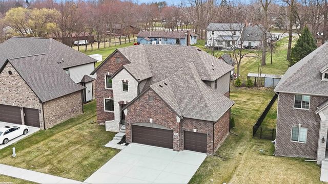 50170 Kapalua Drive, Macomb, MI 48042