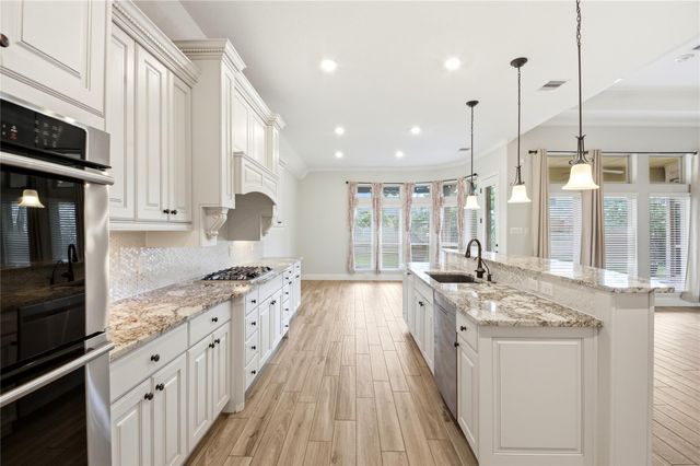 5818 Fairway Shores Lane, Houston, TX 77365