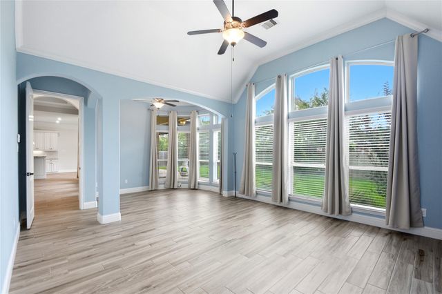 5818 Fairway Shores Lane, Houston, TX 77365