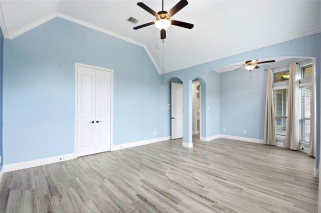 5818 Fairway Shores Lane, Houston, TX 77365