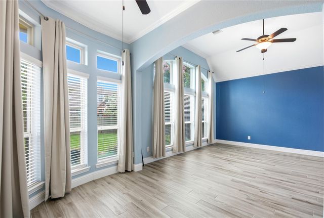 5818 Fairway Shores Lane, Houston, TX 77365