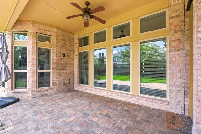 5818 Fairway Shores Lane, Houston, TX 77365
