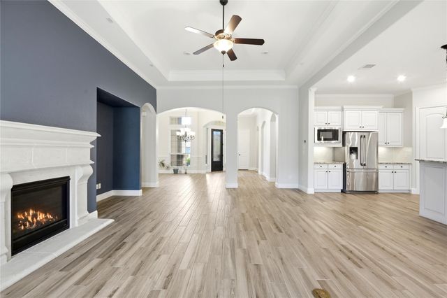 5818 Fairway Shores Lane, Houston, TX 77365