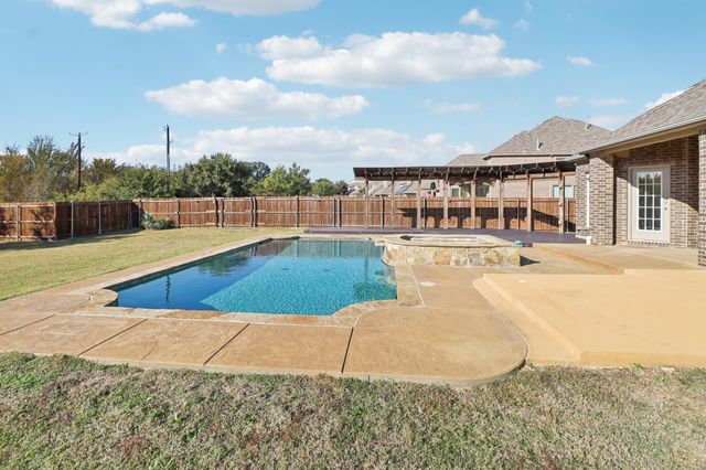 6700 Edwards Road, Denton, TX 76208